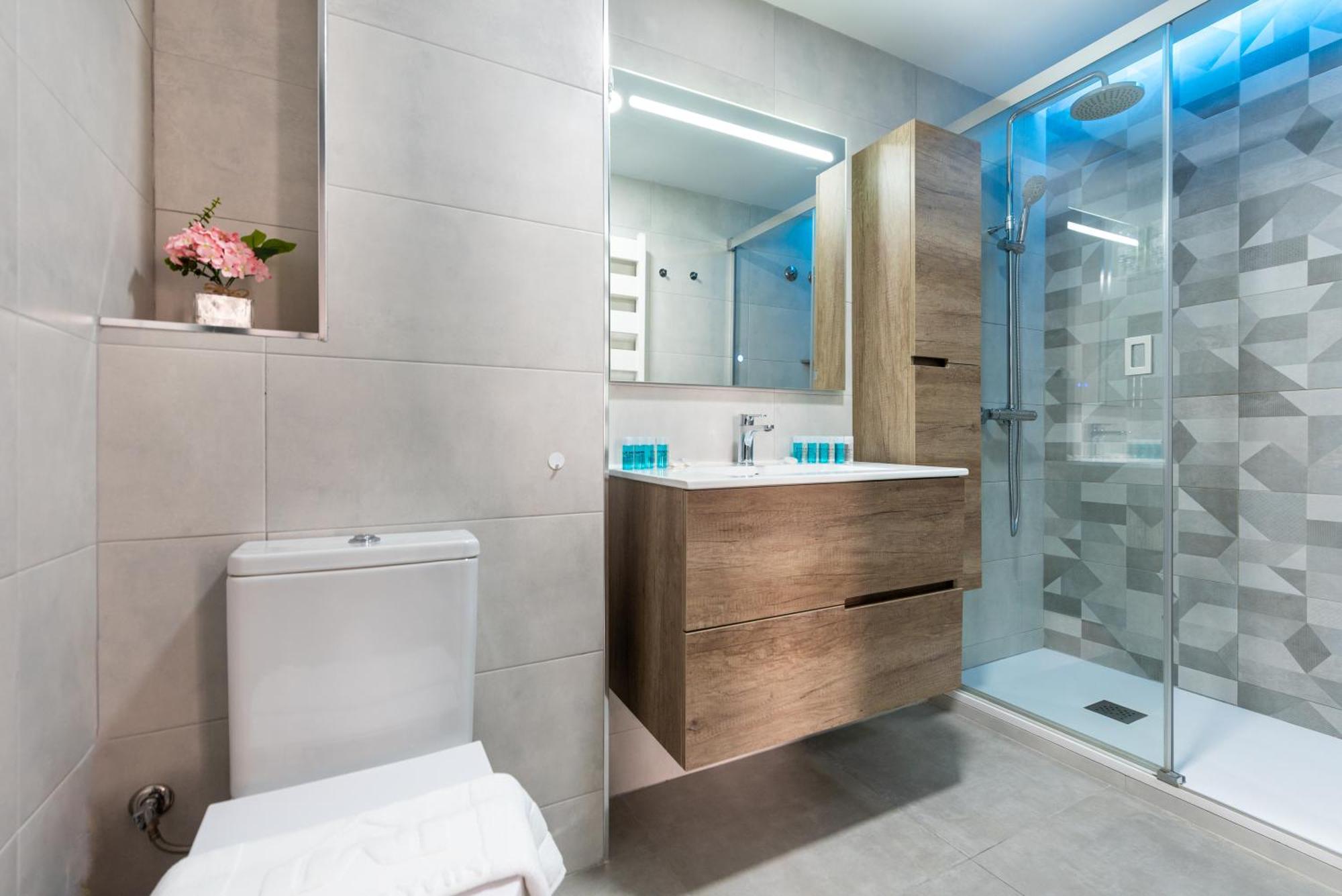 Wintowinrentals Bien Situado, Completo Y Acogedor Malaga Ngoại thất bức ảnh