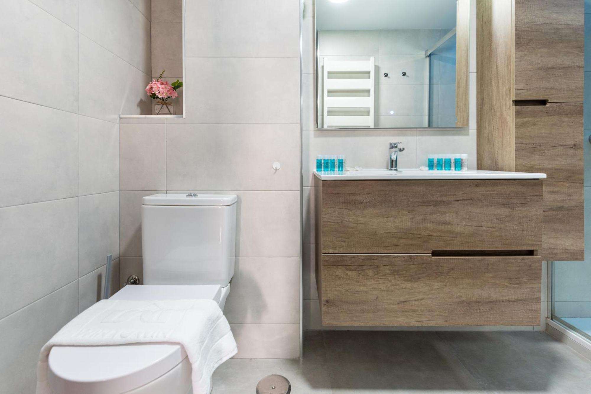 Wintowinrentals Bien Situado, Completo Y Acogedor Malaga Ngoại thất bức ảnh