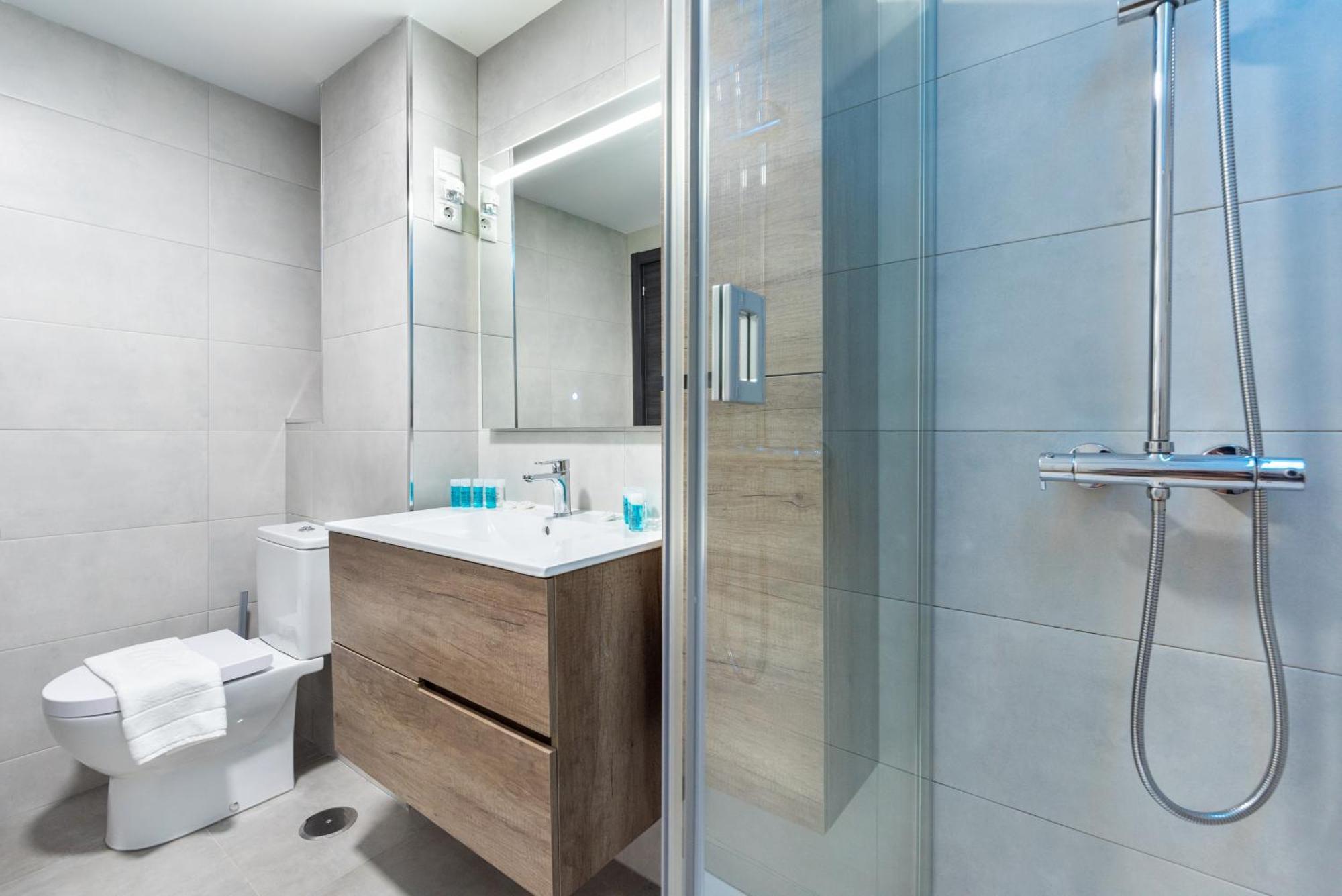 Wintowinrentals Bien Situado, Completo Y Acogedor Malaga Ngoại thất bức ảnh